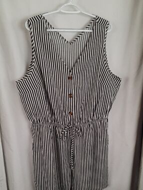 Sleeveless Black and White Striped V-Neck Dress - Size 3XL